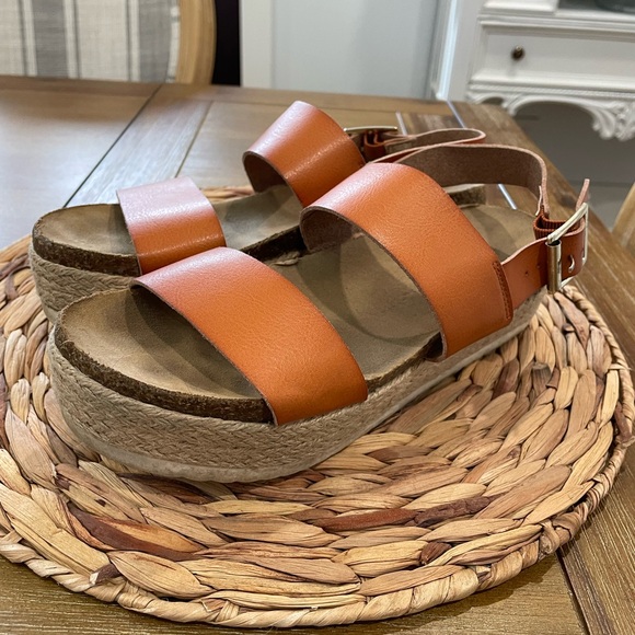 Shoes - ND platform wedges 
Copenhagen brown 
Size. 8